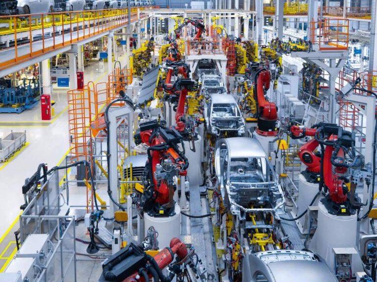 India’s Manufacturing Roars to a 17-Year High! 🇮🇳⚙️
