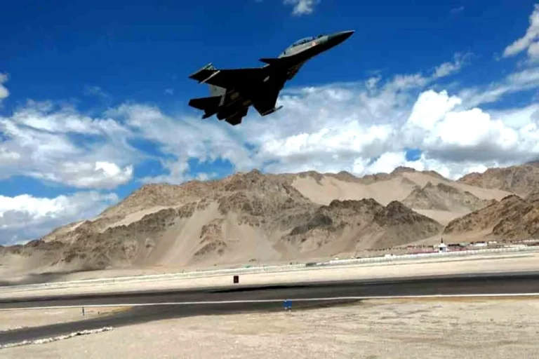 Nyoma Airbase: India’s Sky Fortress in the Himalayas 🇮🇳✈️
